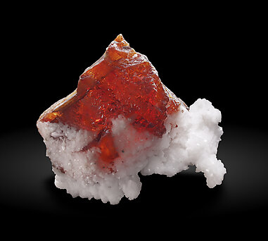Sphalerite with Dolomite. Light behind / Photo: Joaquim Callén