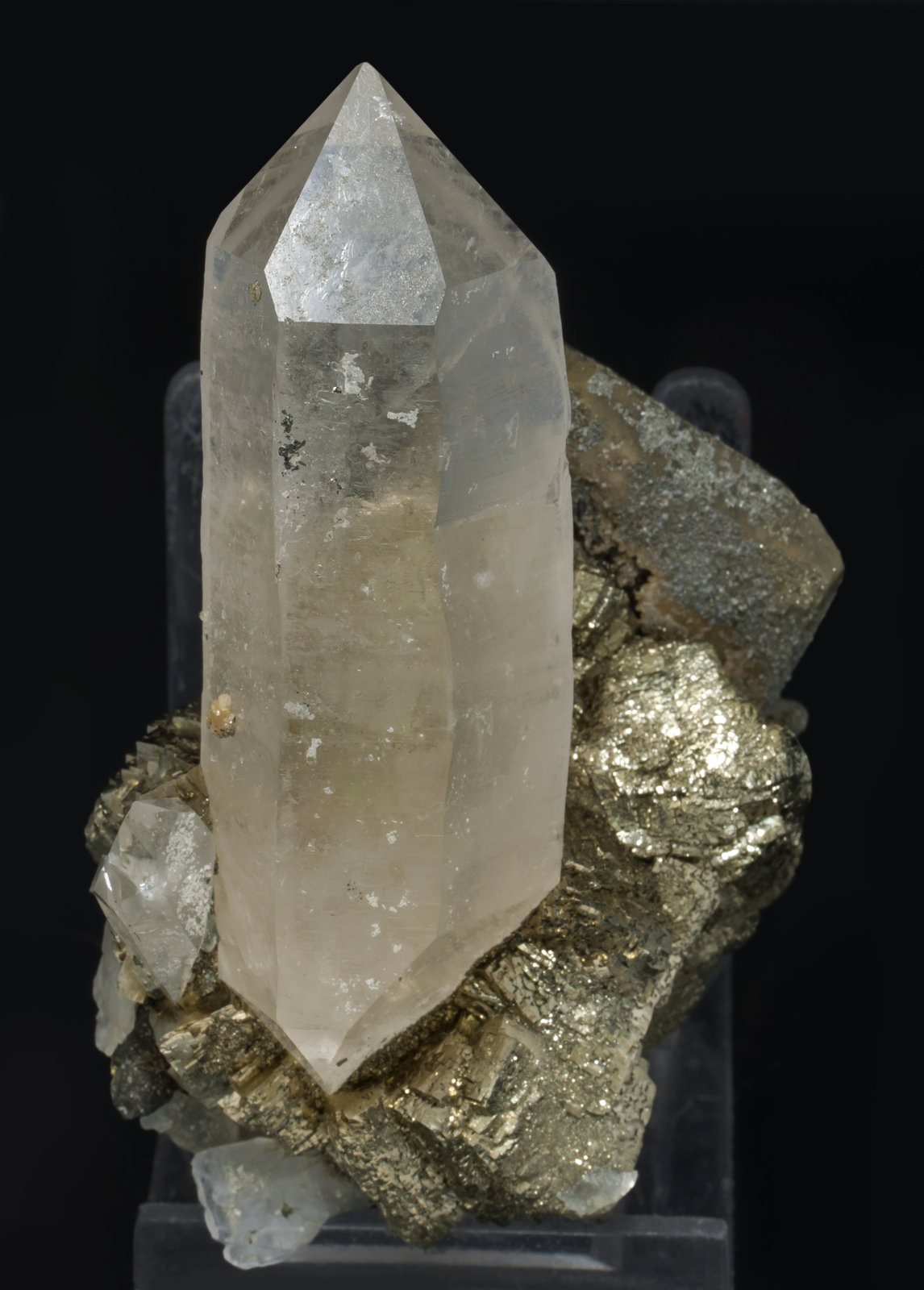 specimens/s_imagesAE0/Quartz-MH57AE0s.jpg