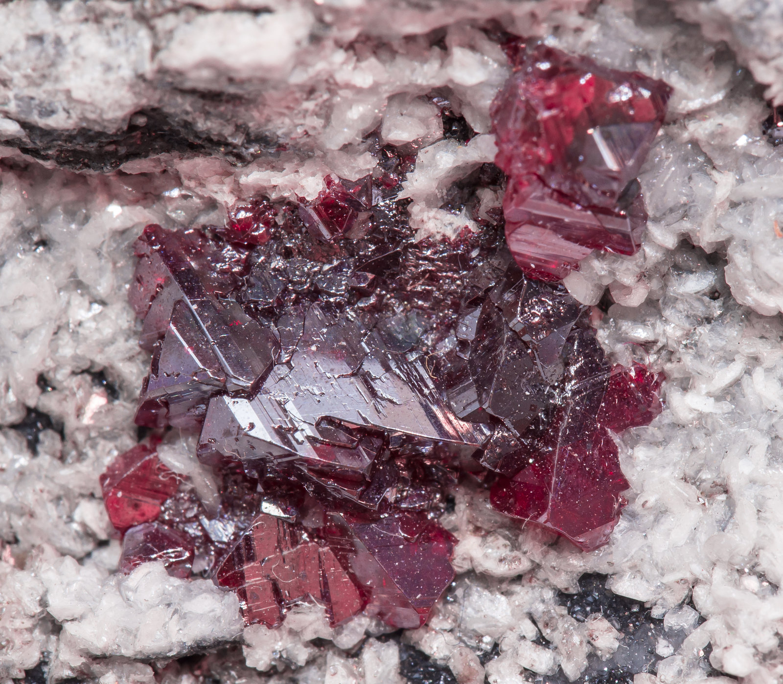 specimens/s_imagesAL9/Cinnabar-NA94AL9d.jpg
