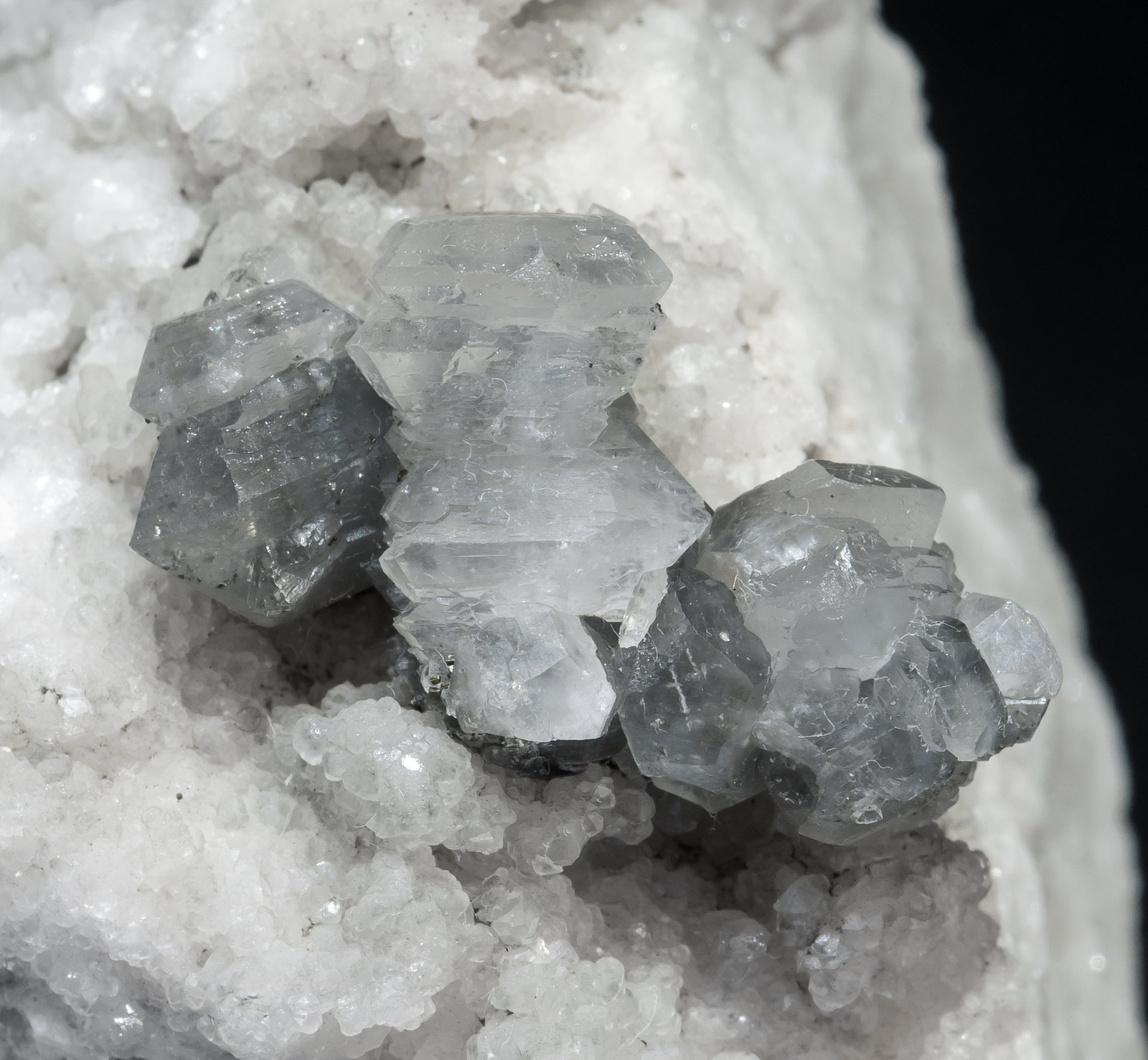 specimens/s_imagesAM1/Strontianite-SB67AM1d.jpg