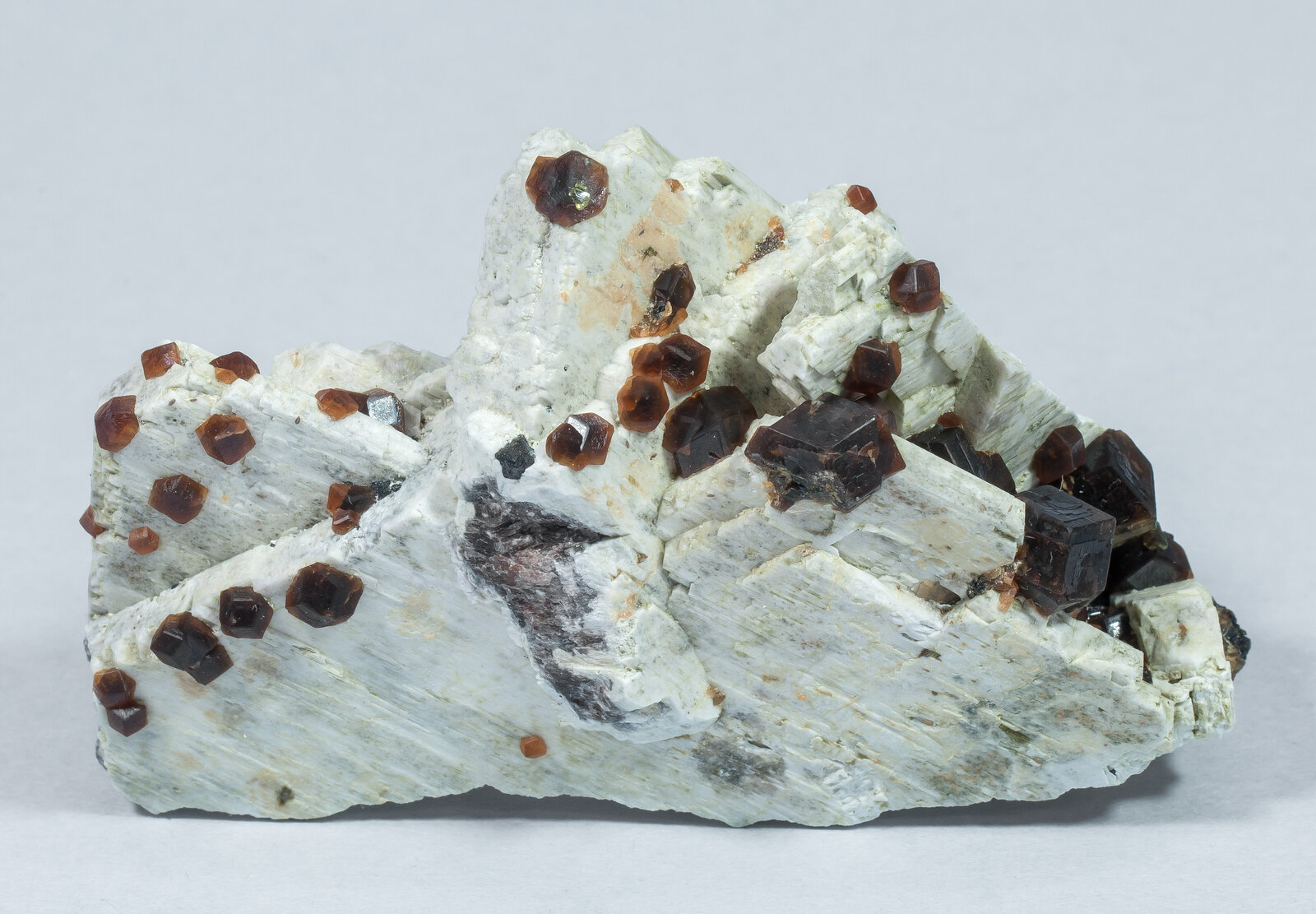 specimens/s_imagesAN2/Andradite-TA66AN2f.jpg
