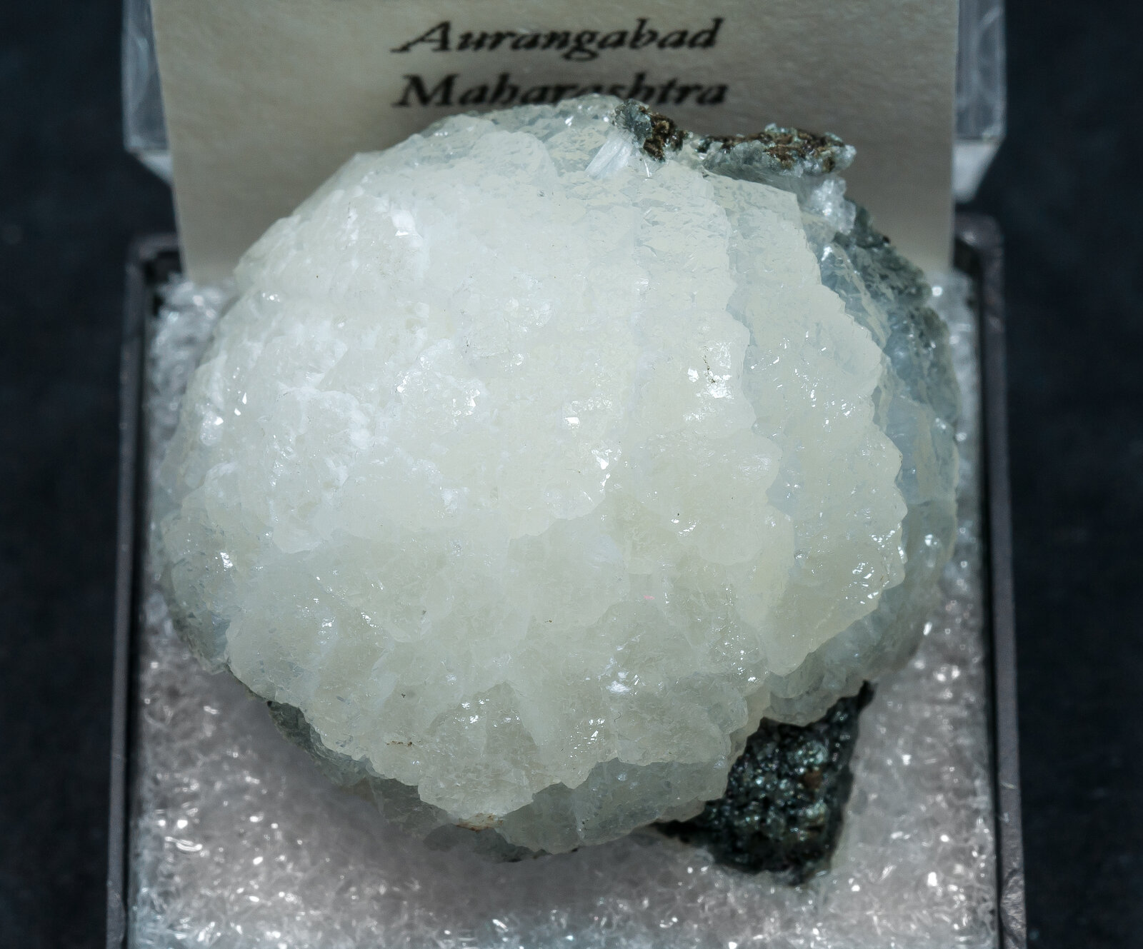 specimens/s_imagesAN2/Stellerite-TC13AN2f2.jpg