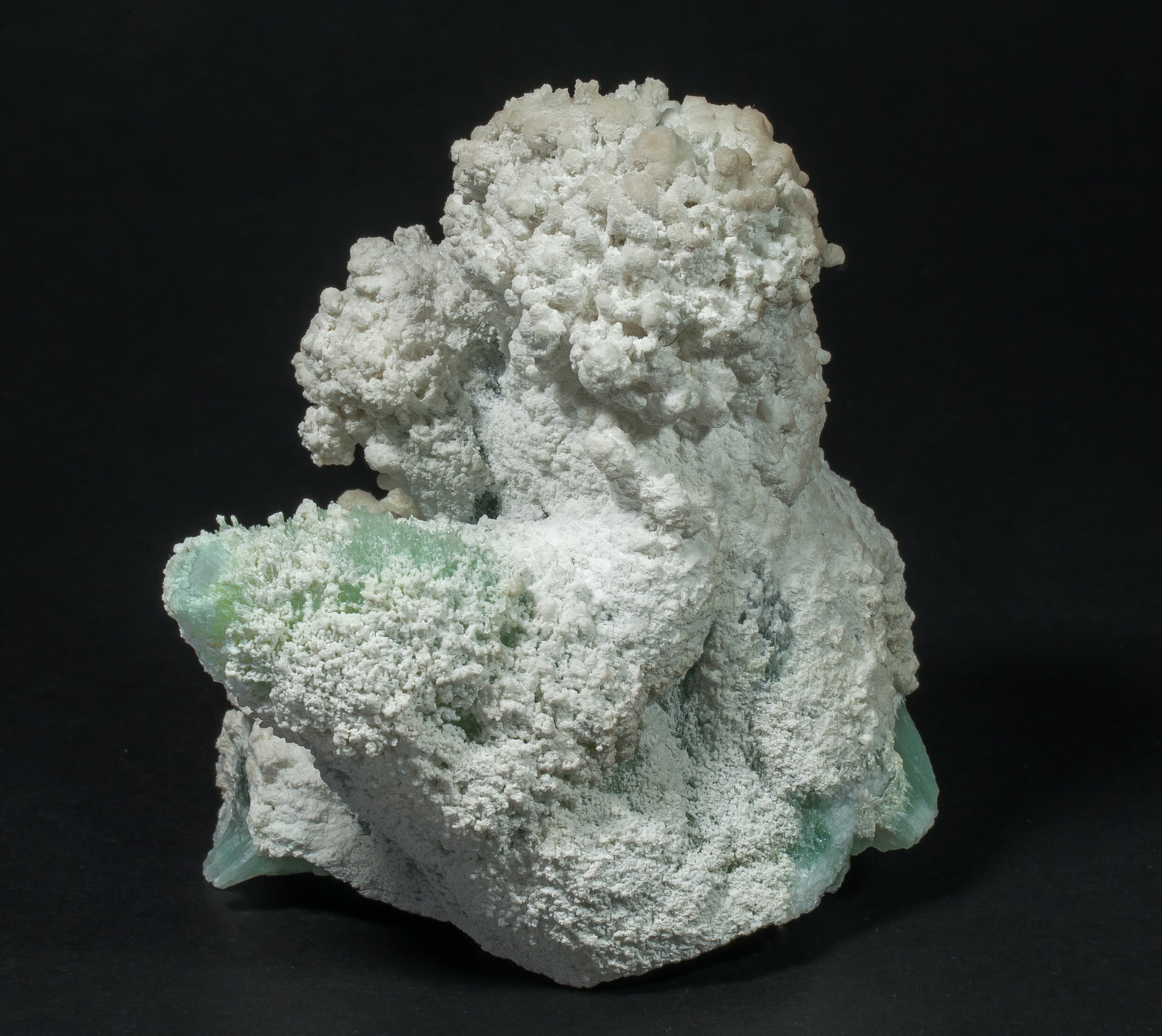 specimens/s_imagesAO0/Aragonite-NNB61AO0s.jpg