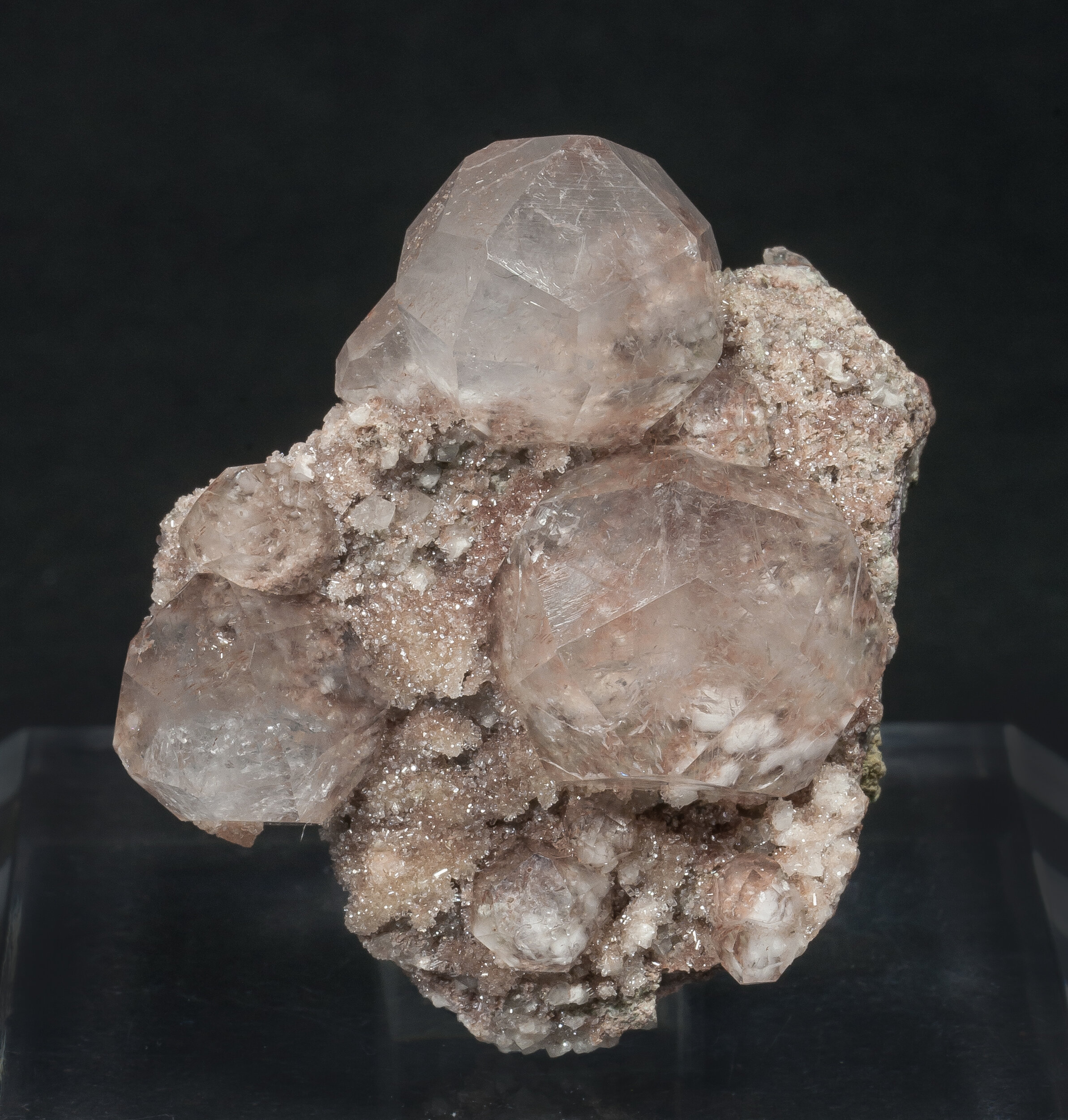 specimens/s_imagesAO2/Analcime-MDR99AO2s.jpg