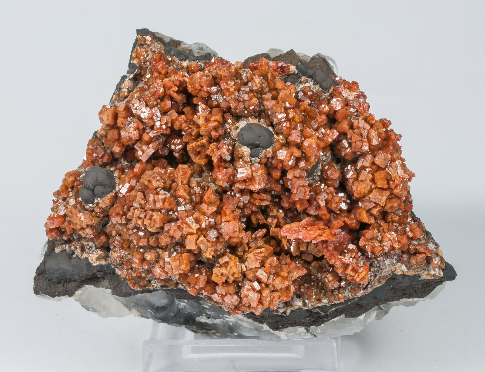 specimens/s_imagesAO5/Vanadinite-TVL47AO5f.jpg