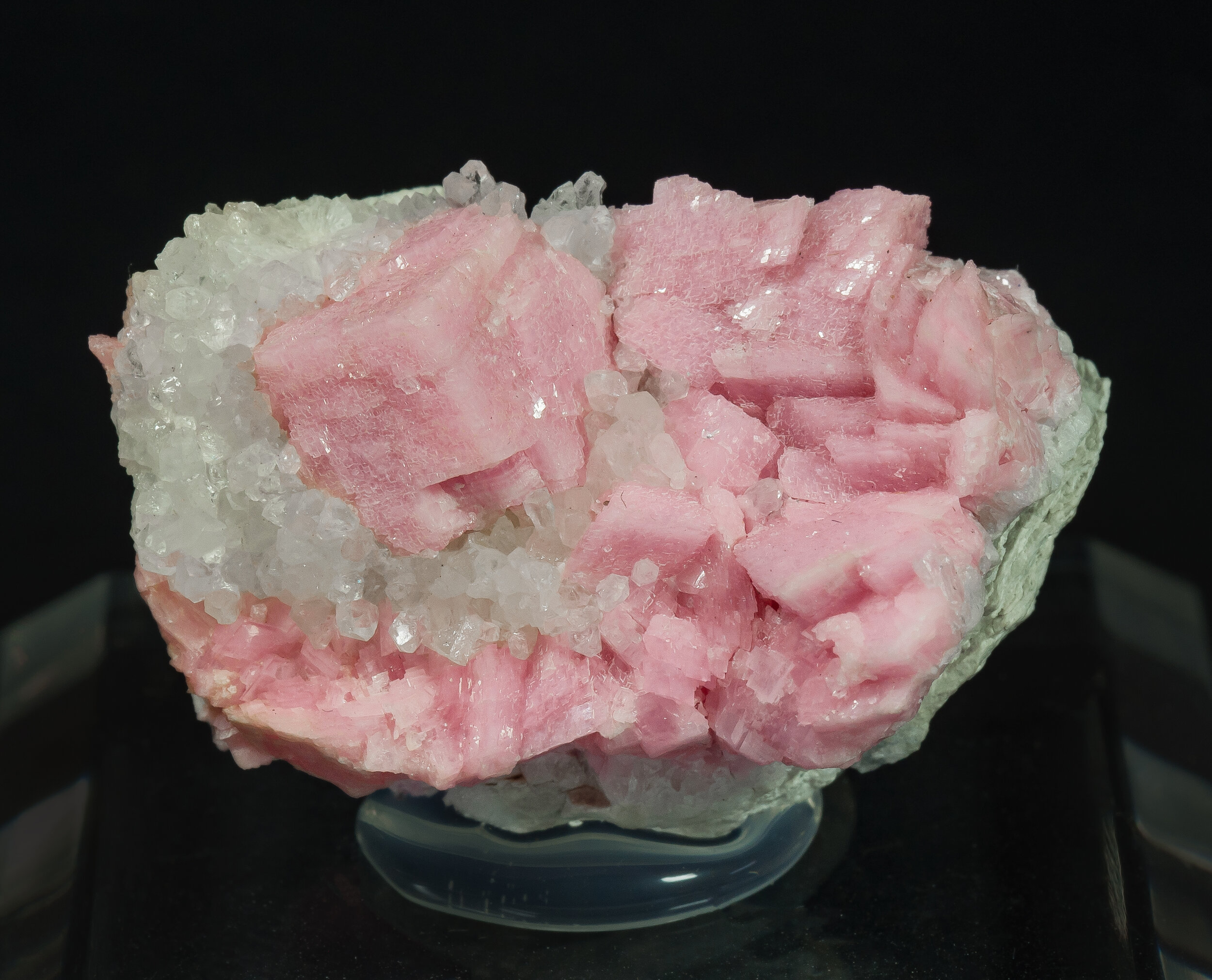 specimens/s_imagesAO7/Rhodochrosite-TEX13AO7f.jpg