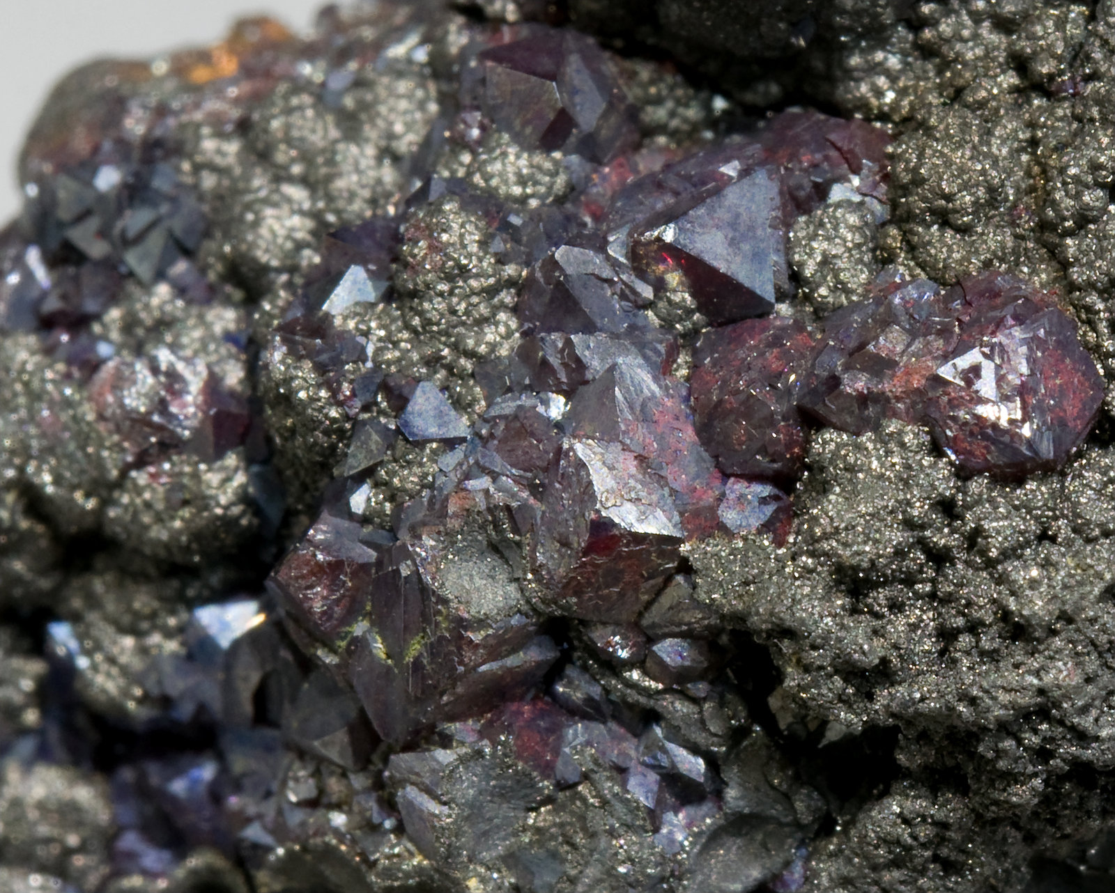specimens/s_imagesV0/Cuprite-RA60V0d.jpg